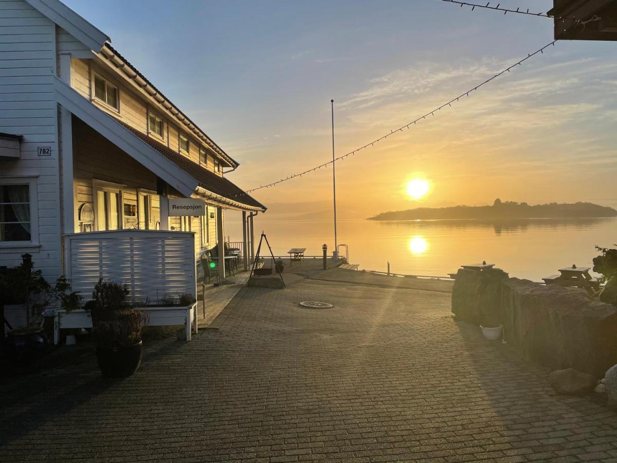 Sjoberg Hotell Og Ferie Leiligheter Østhusvik المظهر الخارجي الصورة