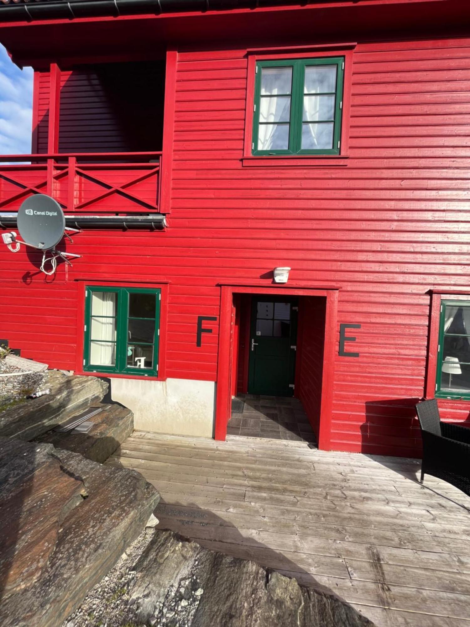 Sjoberg Hotell Og Ferie Leiligheter Østhusvik المظهر الخارجي الصورة