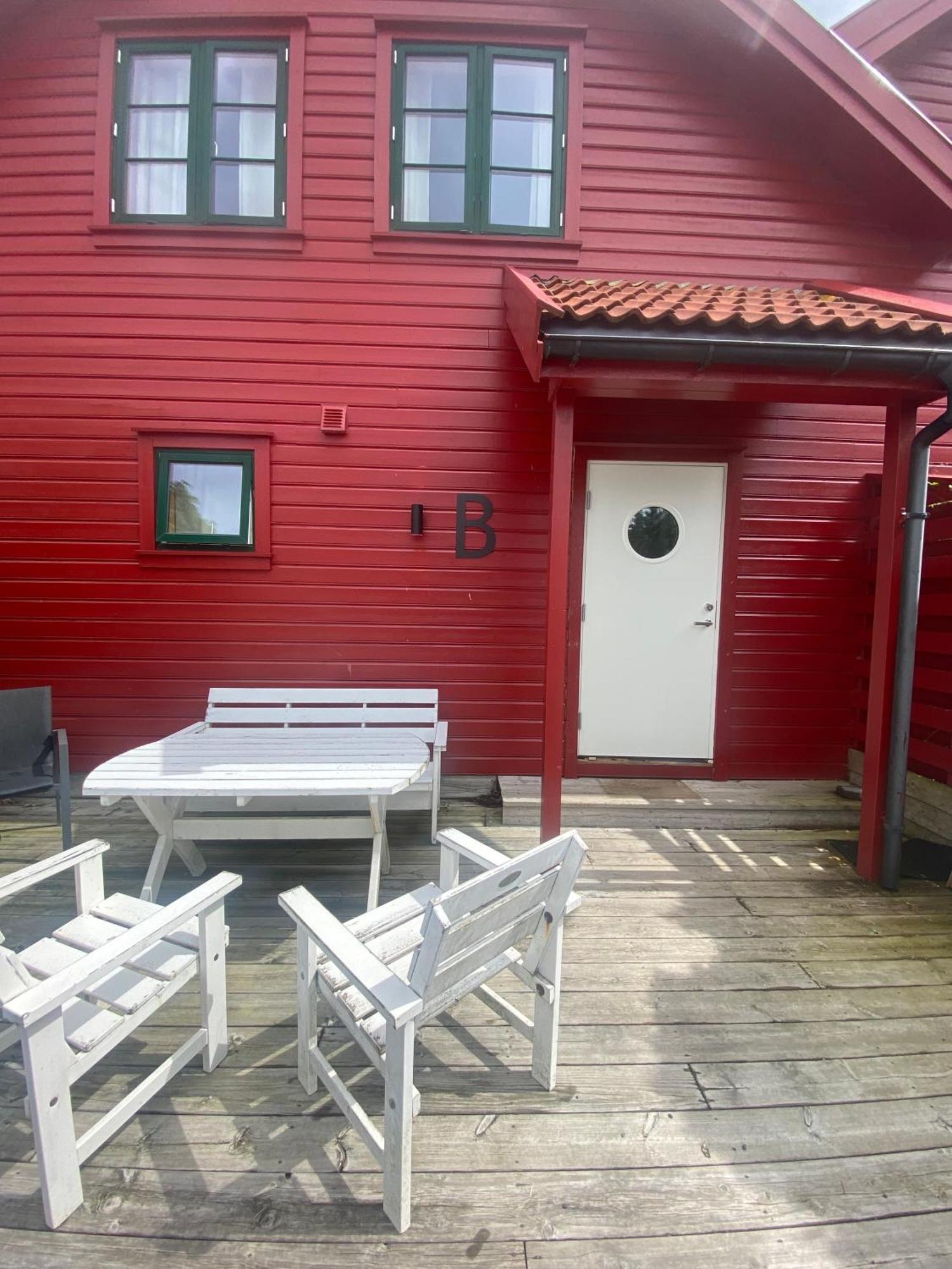Sjoberg Hotell Og Ferie Leiligheter Østhusvik المظهر الخارجي الصورة