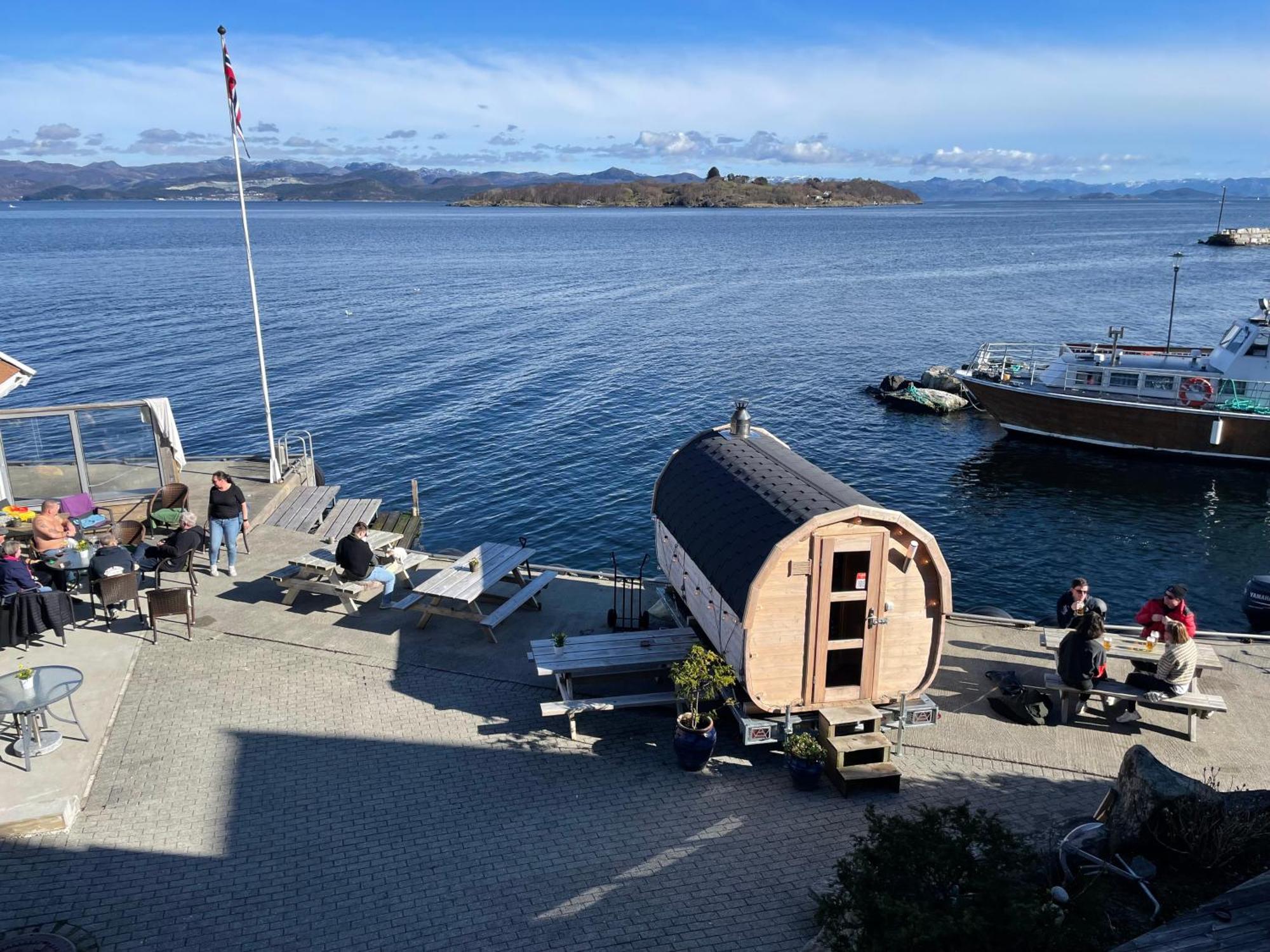 Sjoberg Hotell Og Ferie Leiligheter Østhusvik المظهر الخارجي الصورة