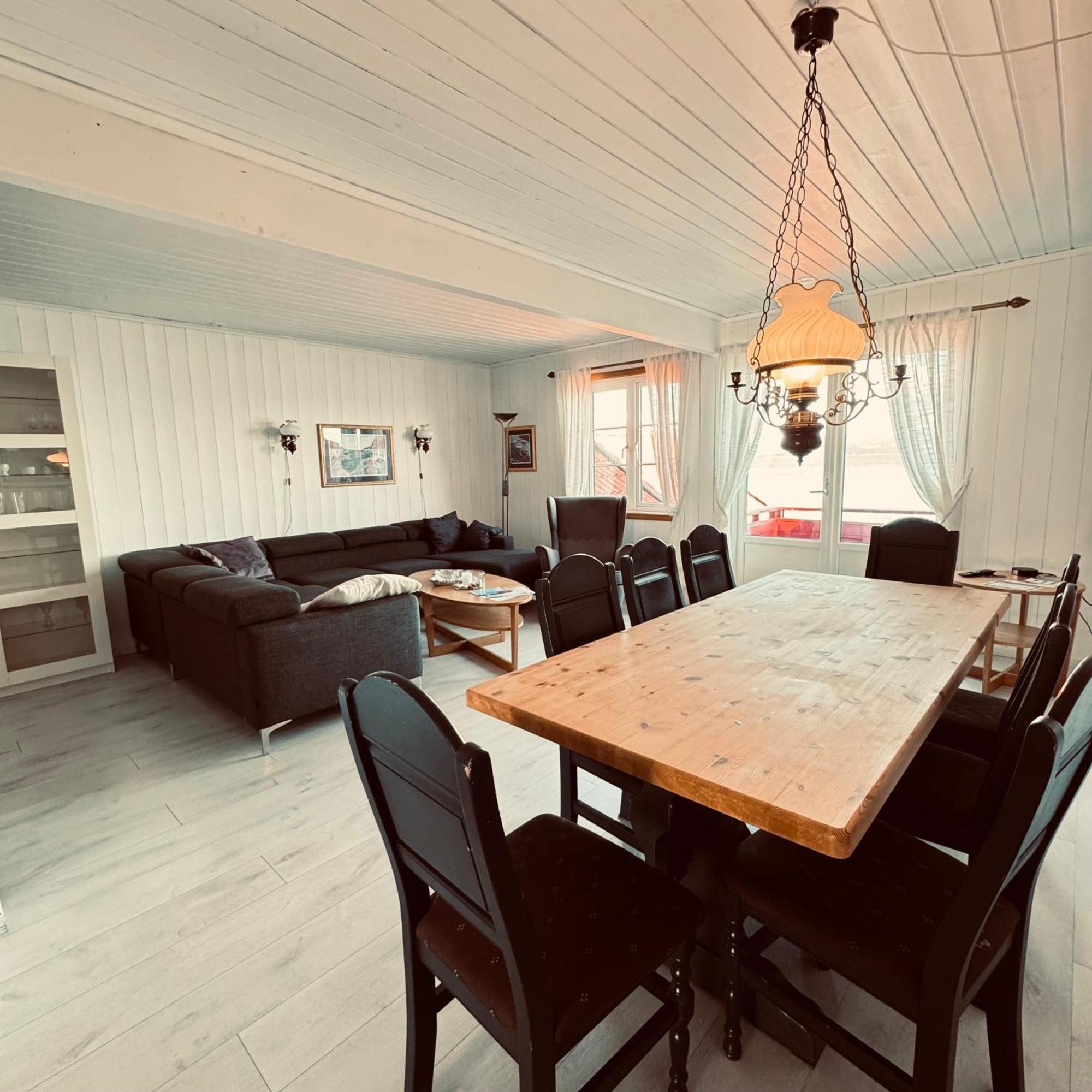 Sjoberg Hotell Og Ferie Leiligheter Østhusvik المظهر الخارجي الصورة