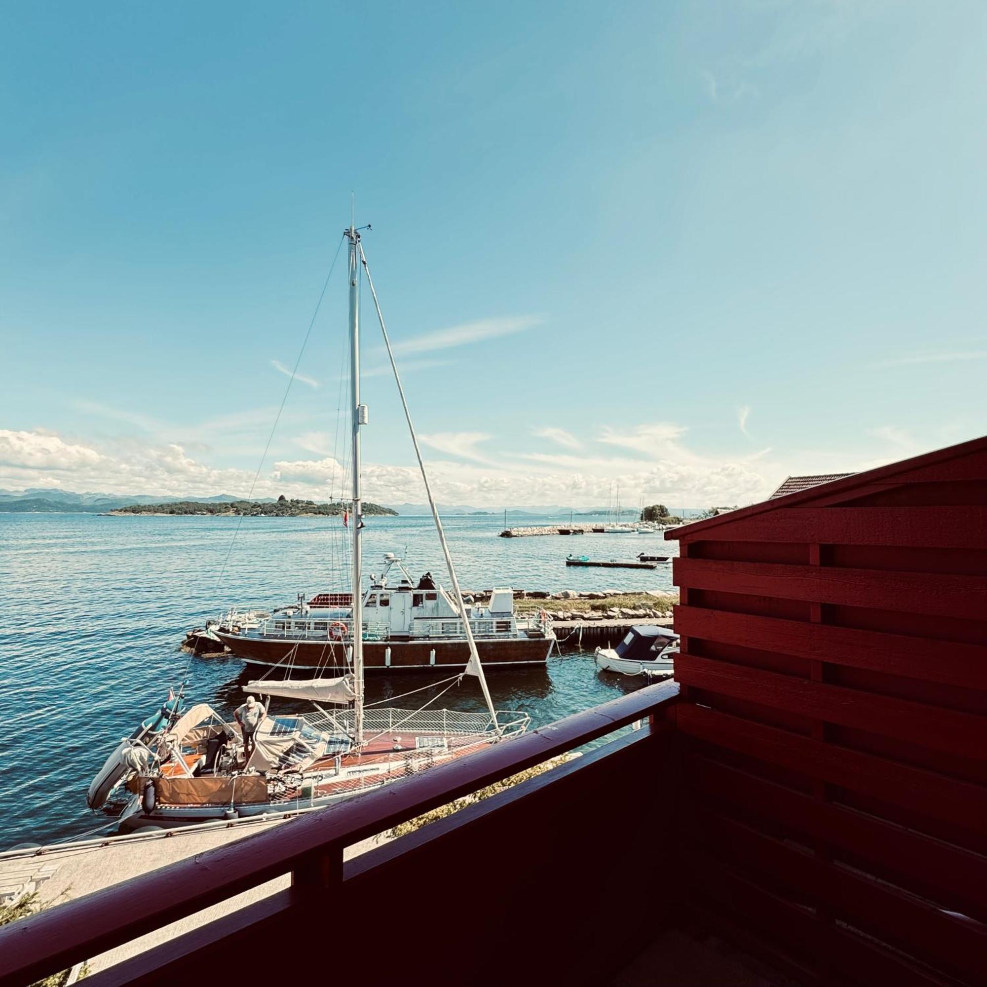 Sjoberg Hotell Og Ferie Leiligheter Østhusvik المظهر الخارجي الصورة