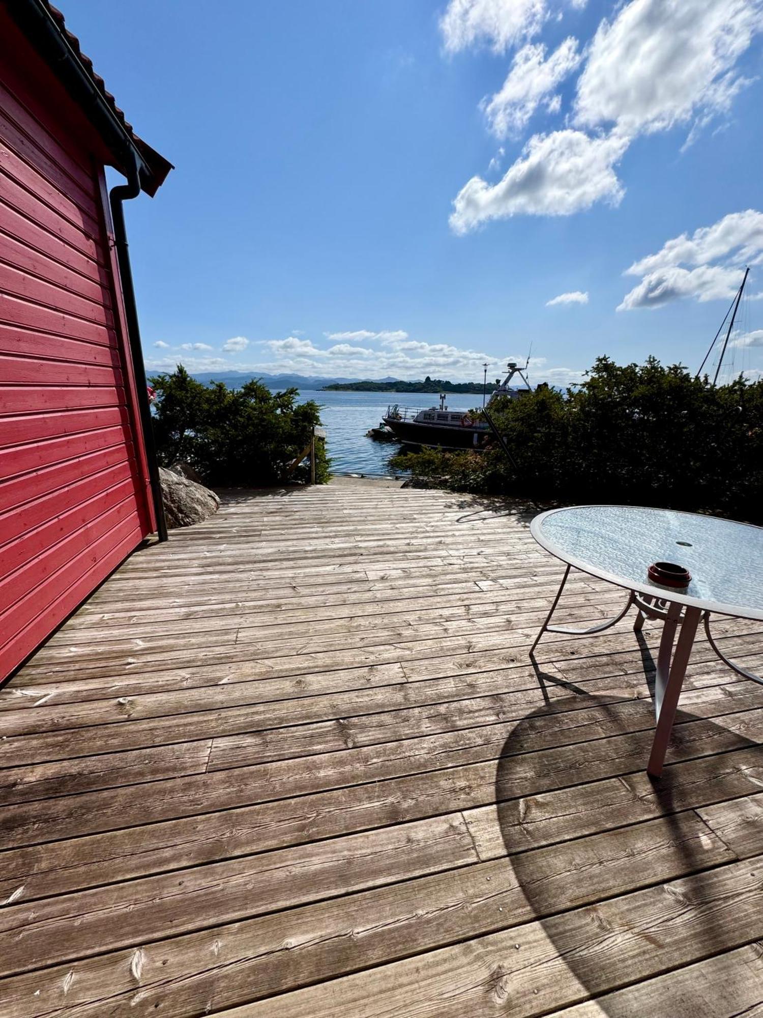 Sjoberg Hotell Og Ferie Leiligheter Østhusvik المظهر الخارجي الصورة