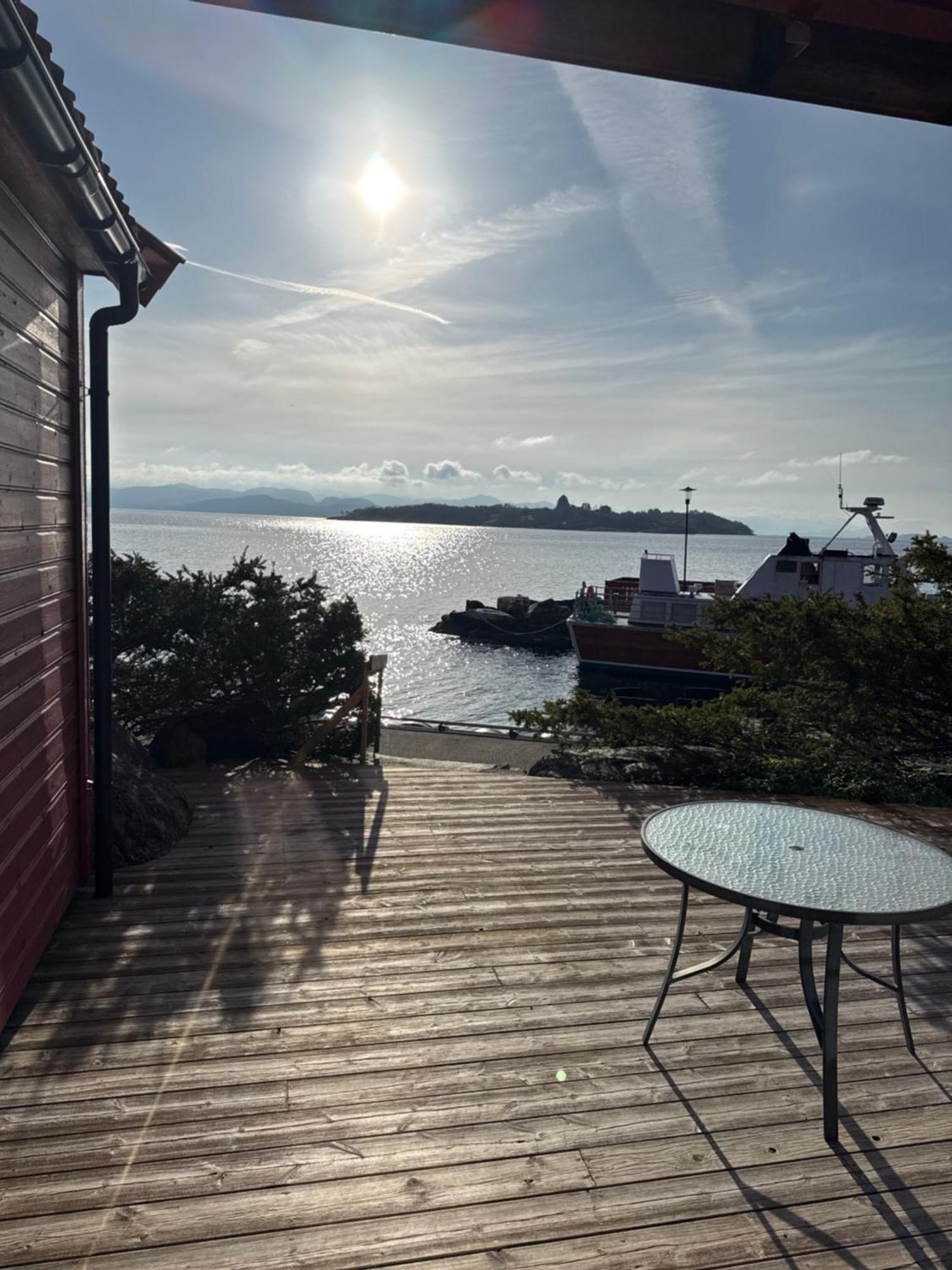 Sjoberg Hotell Og Ferie Leiligheter Østhusvik المظهر الخارجي الصورة